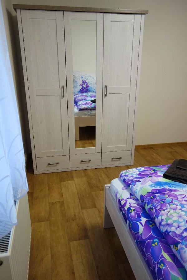Pod Chlumem - Utulny Byt V Blizkosti Centra Decin Esterno foto
