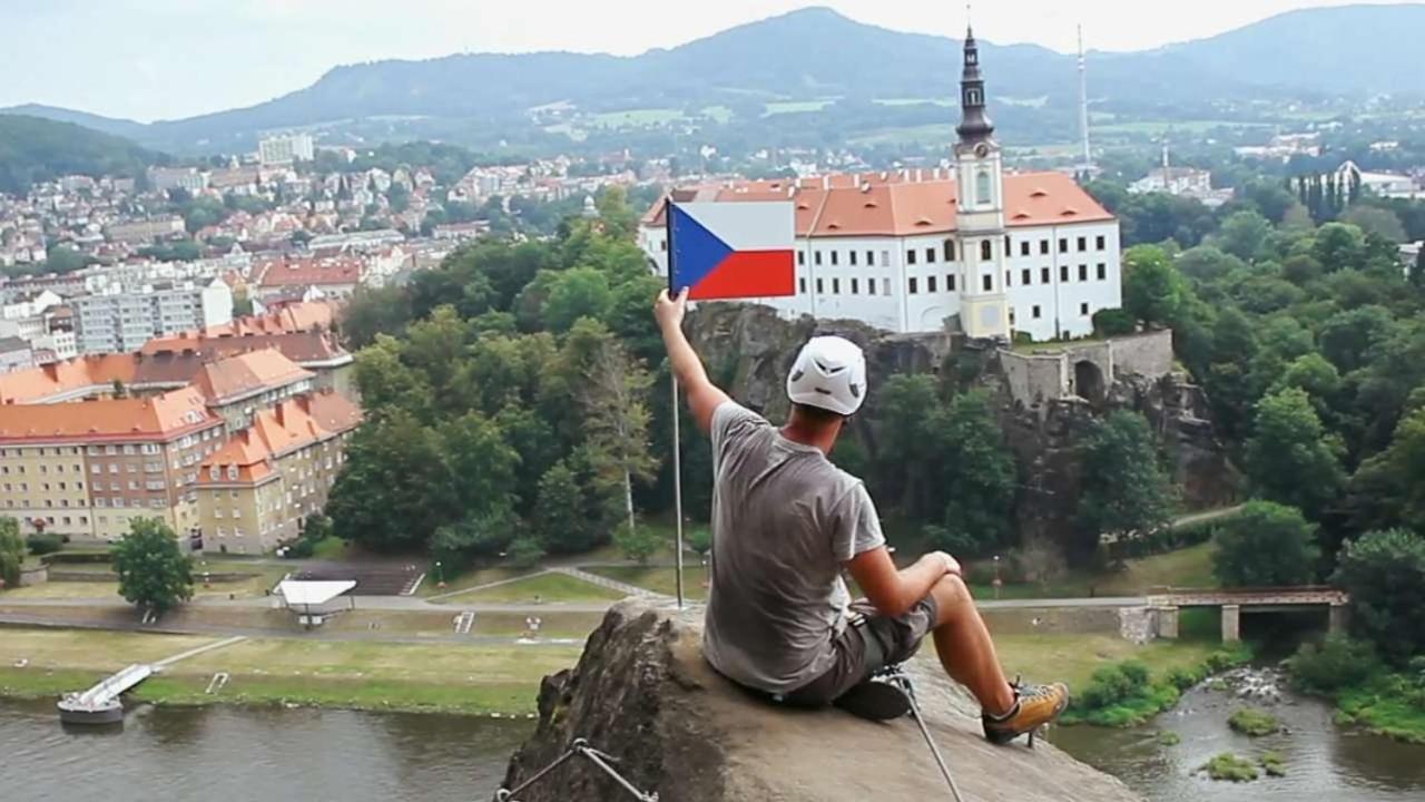 Pod Chlumem - Utulny Byt V Blizkosti Centra Decin Esterno foto